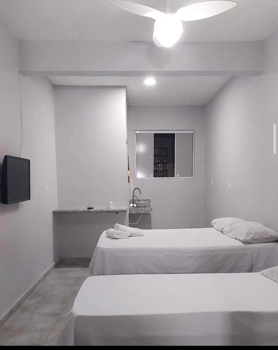 Pousada Amarela Itanhaém Buitenkant foto